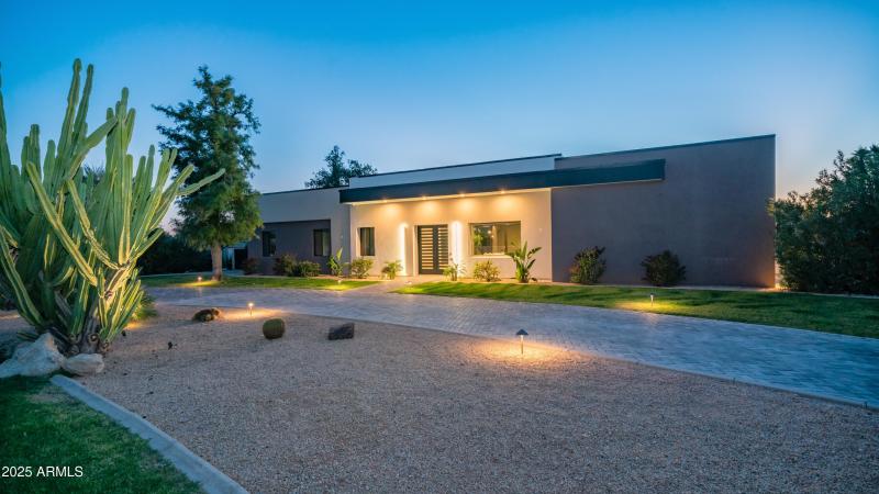 7417 E Paradise Dr Exterior Photos-41