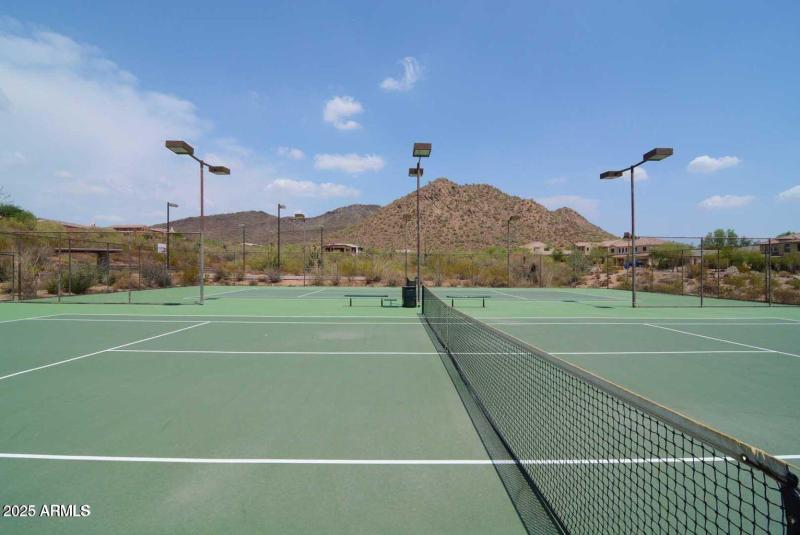 Tramonto - lighted tennis courts