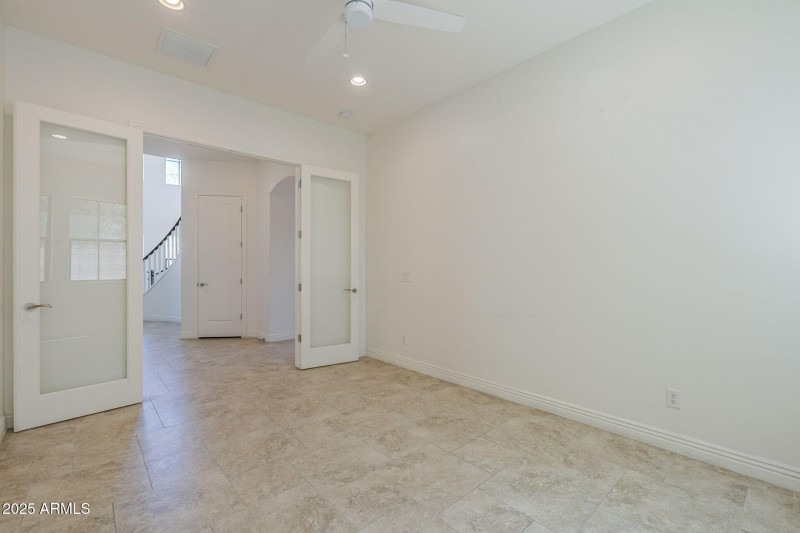 019_Guest Room Office