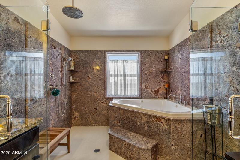 2335VoyagerCir-Overgaard-AZ-29