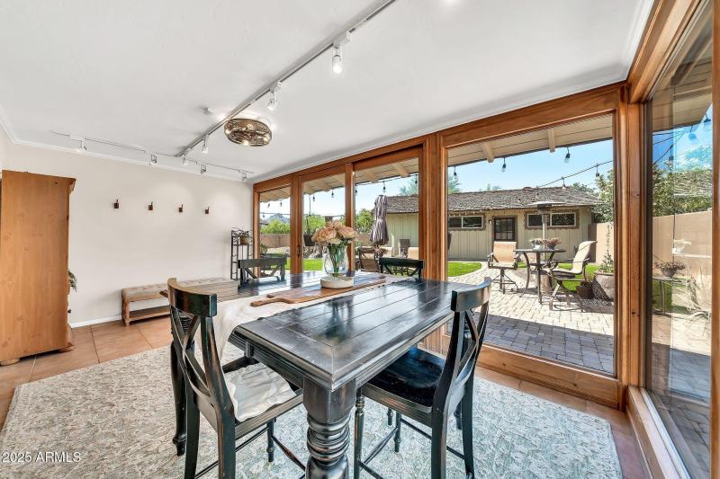 4022 E Stanford Dr-6