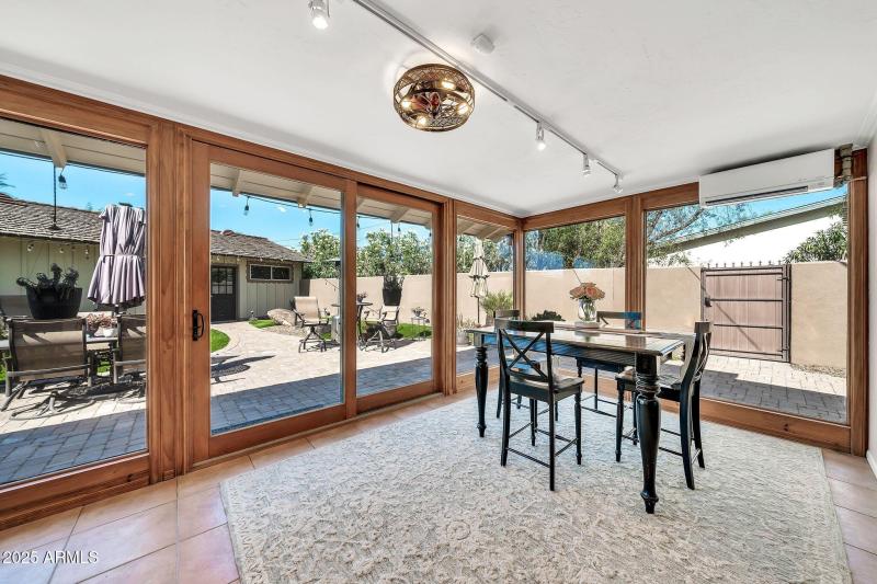 4022 E Stanford Dr-7