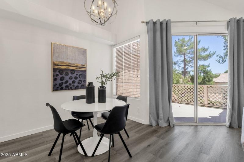 13-web-or-mls-1633-e-lakeside-dr-127