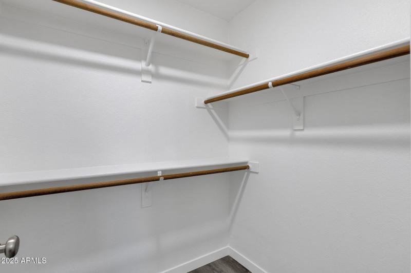 29-web-or-mls-1633-e-lakeside-dr-127