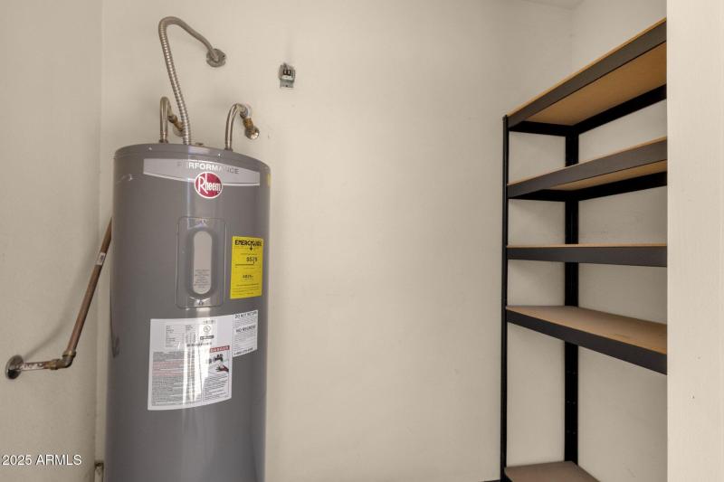 36-web-or-mls-1633-e-lakeside-dr-127