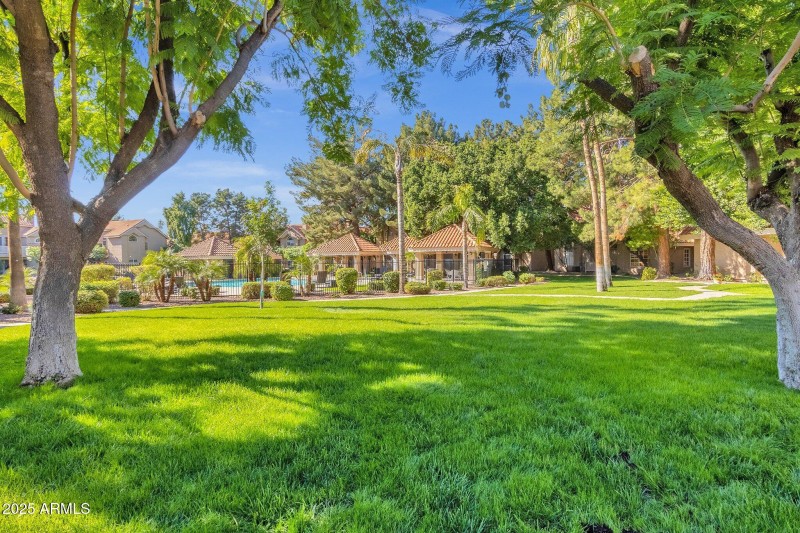 39-web-or-mls-1633-e-lakeside-dr-127