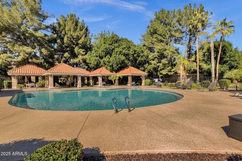 45-web-or-mls-1633-e-lakeside-dr-127