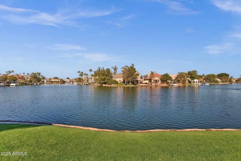 63-web-or-mls-1633-e-lakeside-dr-127