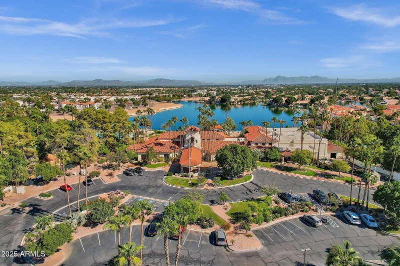 66-web-or-mls-1633-e-lakeside-dr-127