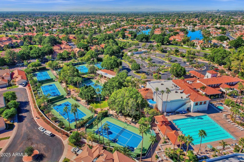 73-web-or-mls-1633-e-lakeside-dr-127