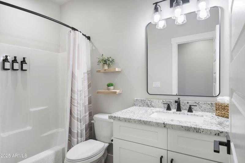 Guest Bath_Trendy Pine LodgeHR