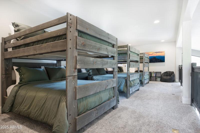 Loft_Trendy Pine LodgeHR