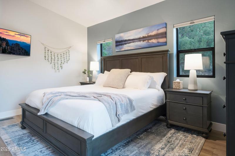 Primary Suite_Trendy Pine LodgeHR