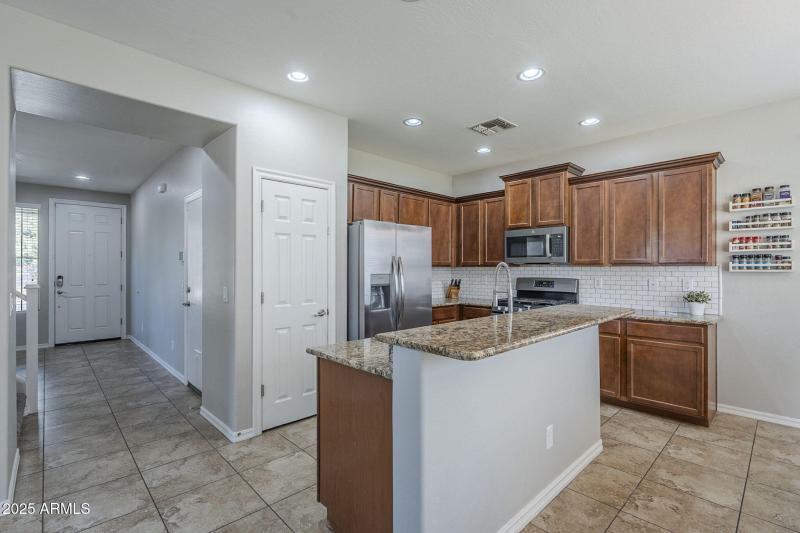 15-web-or-mls-Pelican-15