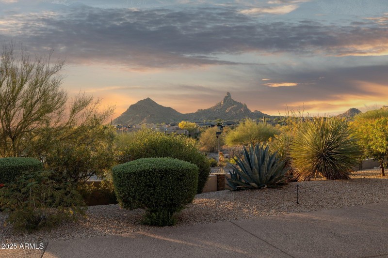 57-web-or-mls-24200-n-alma-school-rd-7