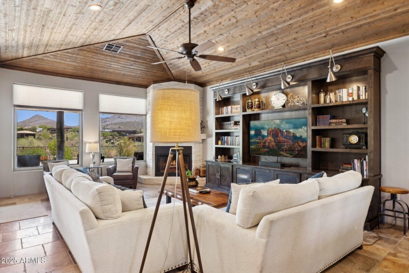 10-web-or-mls-24200-n-alma-school-rd-7