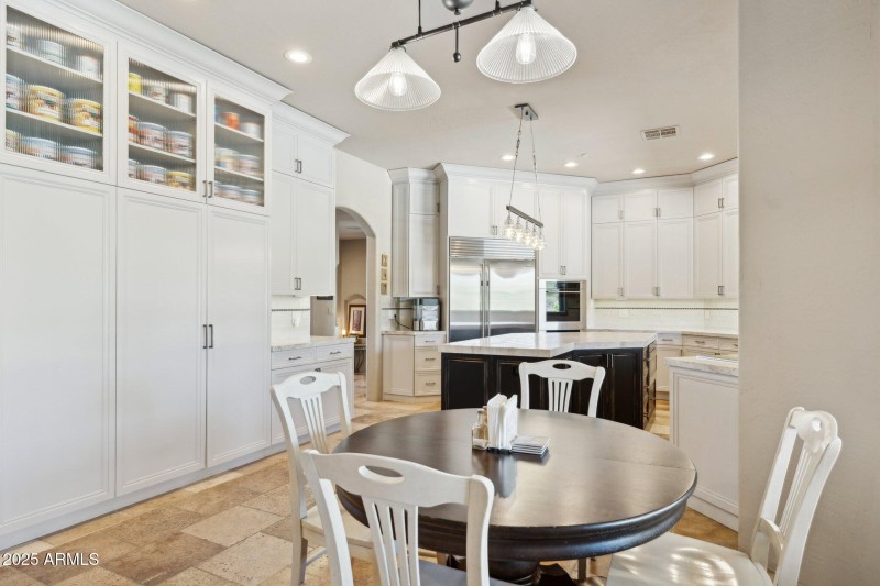 14-web-or-mls-24200-n-alma-school-rd-7