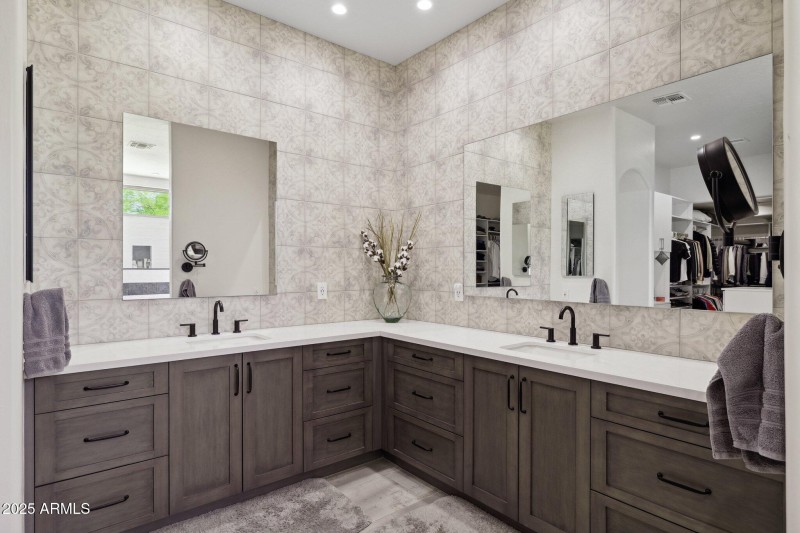 26-web-or-mls-24200-n-alma-school-rd-7