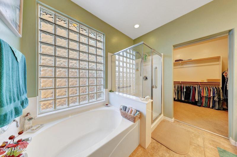 B (28)Separate tub & shower