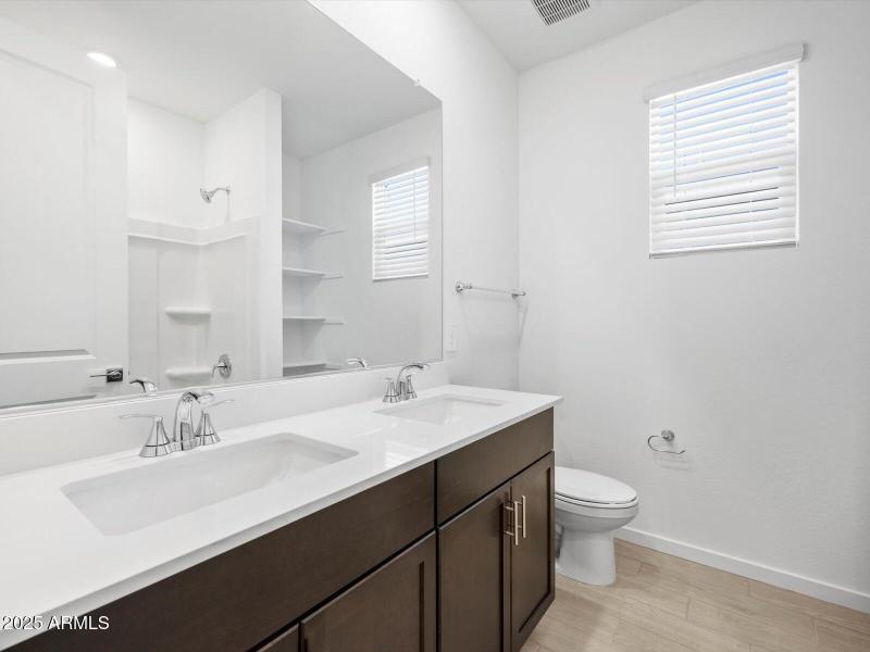 Bath 2 Double Vanity