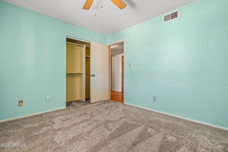 16-web-or-mls-3747 W Aire Libre Ave--12