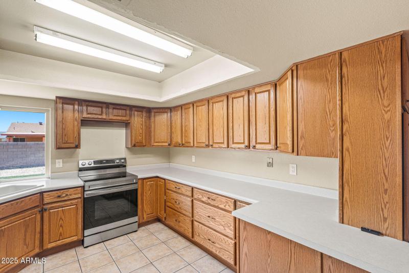 30-web-or-mls-3747 W Aire Libre Ave--26