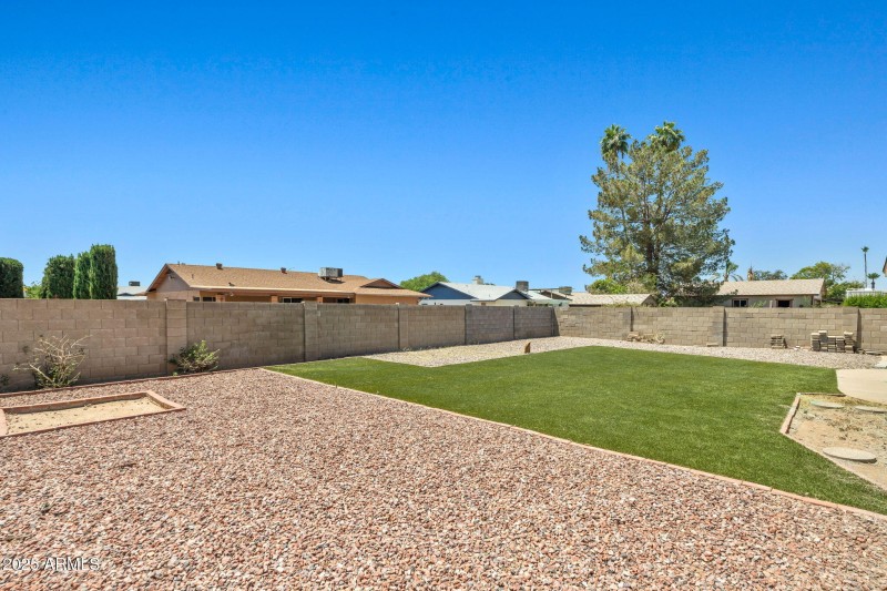 35-web-or-mls-3747 W Aire Libre Ave--31