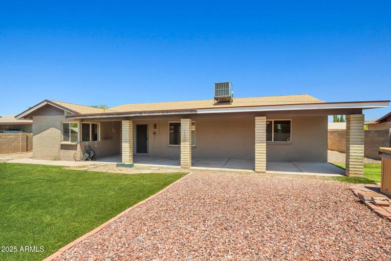 37-web-or-mls-3747 W Aire Libre Ave--33