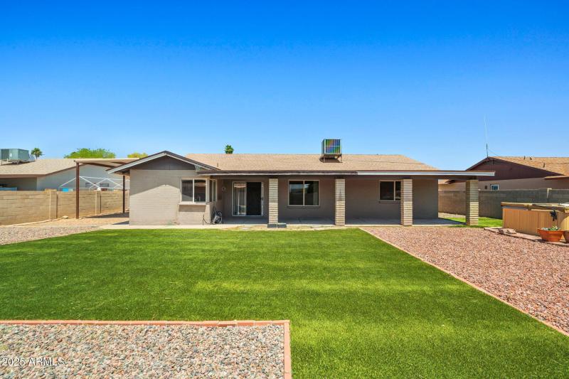 38-web-or-mls-3747 W Aire Libre Ave--34