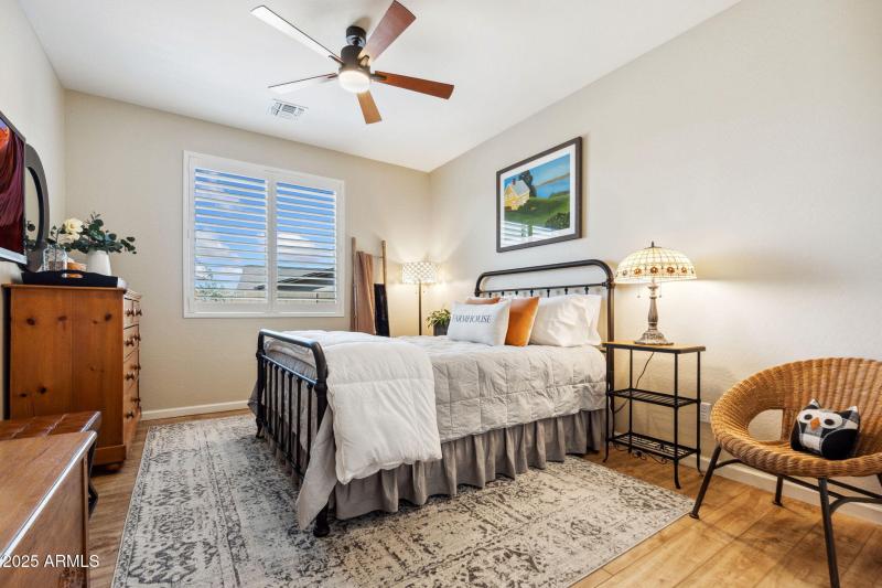 11-web-or-mls-707-lunar-view-way