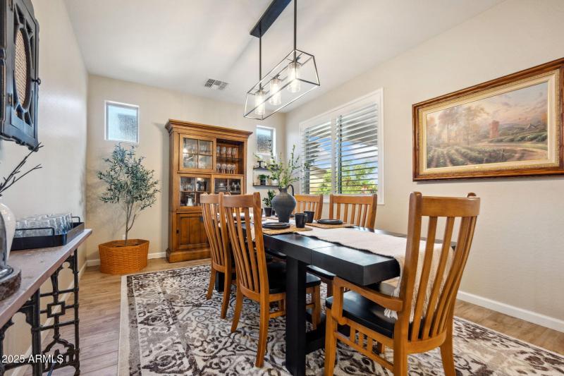 19-web-or-mls-707-lunar-view-way