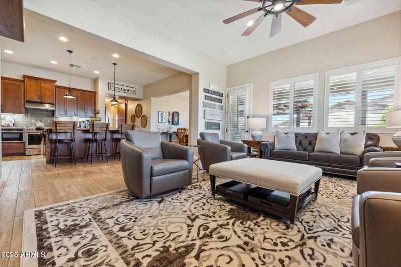 20-web-or-mls-707-lunar-view-way