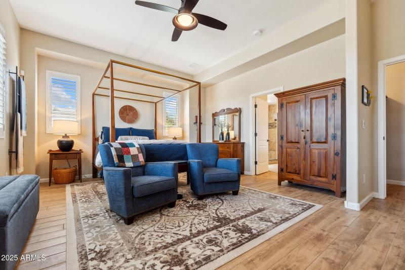 23-web-or-mls-707-lunar-view-way