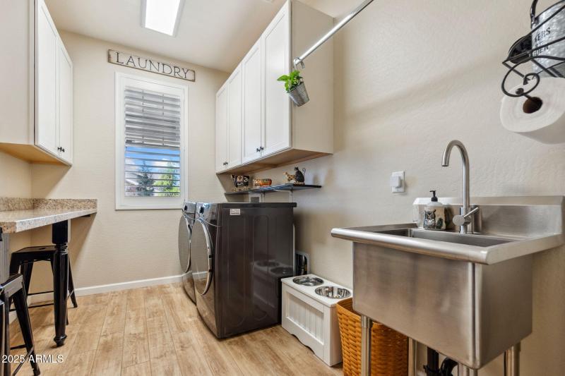 27-web-or-mls-707-lunar-view-way