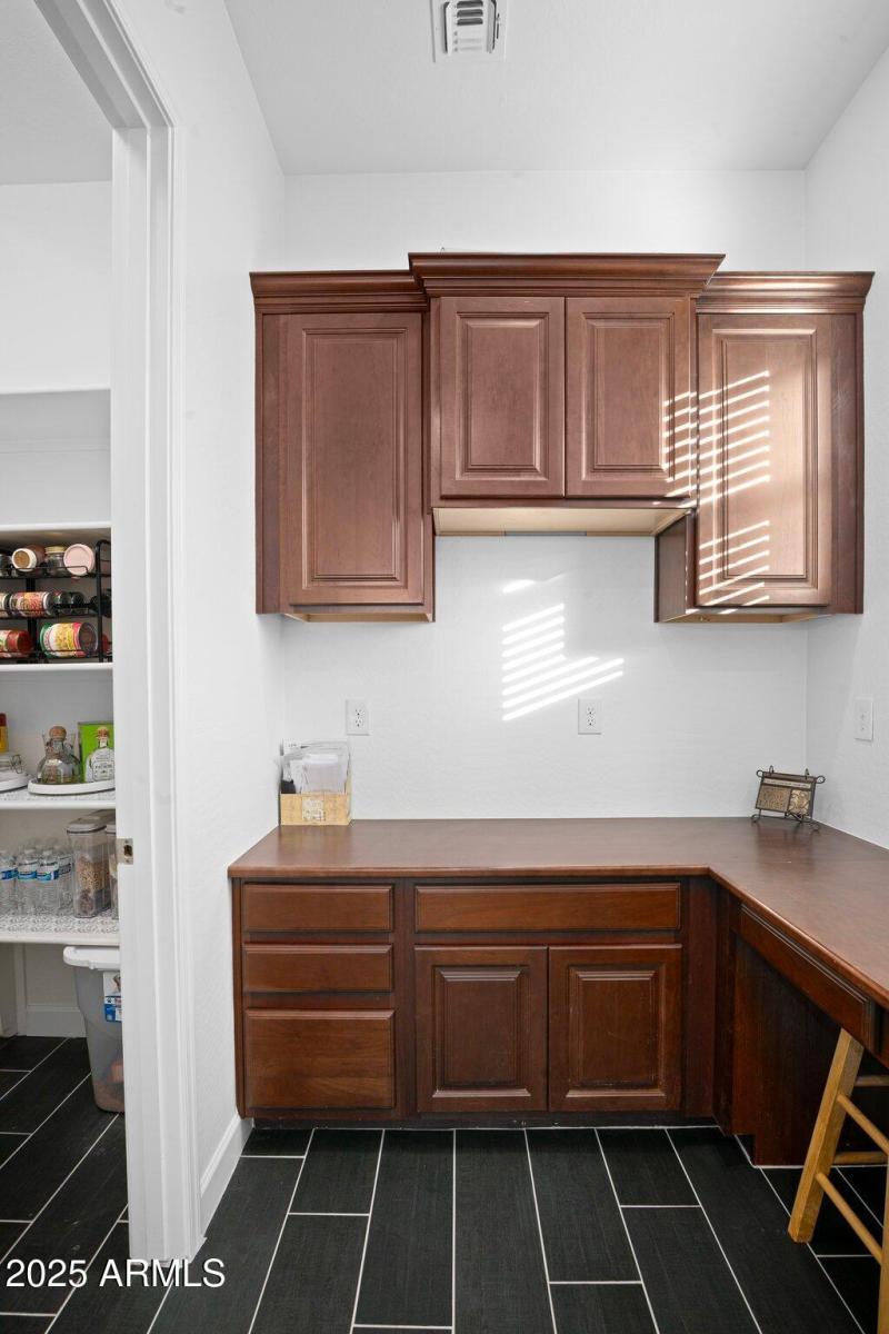 29-web-or-mls-_TMR6102