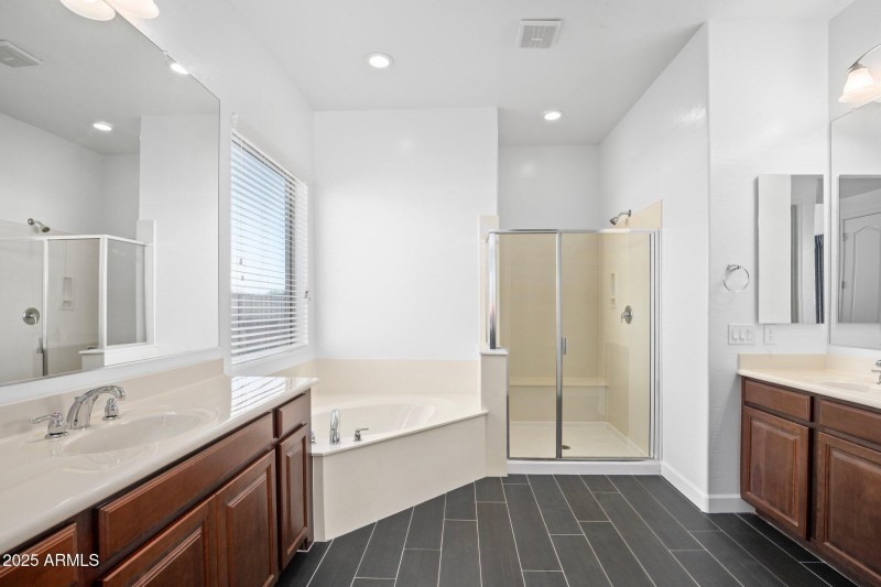 35-web-or-mls-_TMR5708