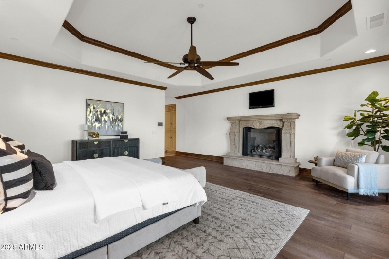 027_Primary Bedroom III