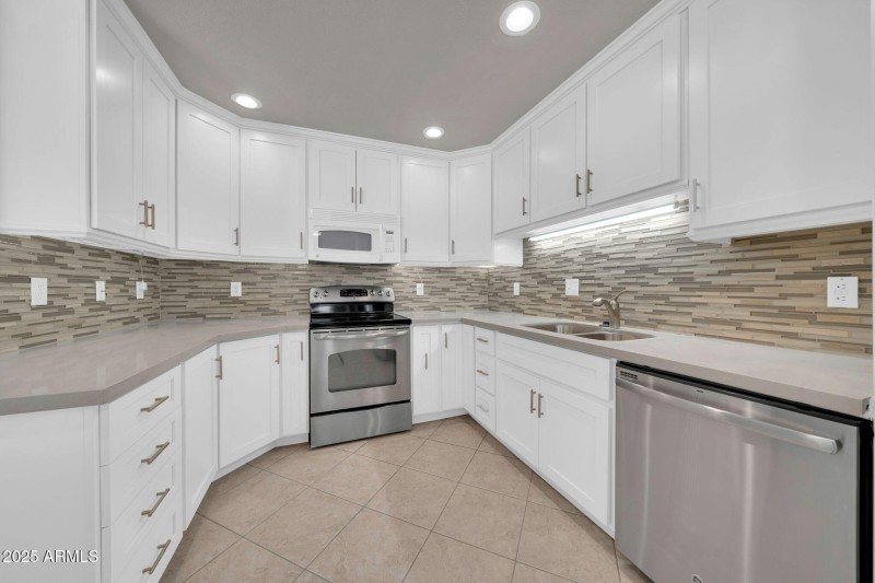 15151 N Frank Lloyd Wright Blvd-3