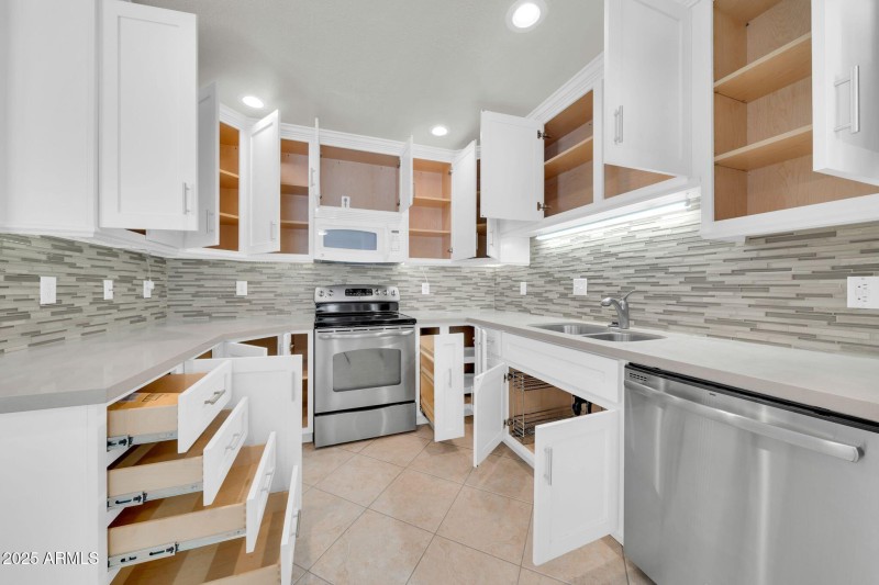 15151 N Frank Lloyd Wright Blvd-2