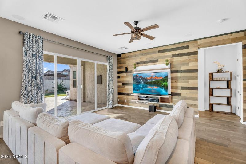 008_13-web-or-mls-9_686