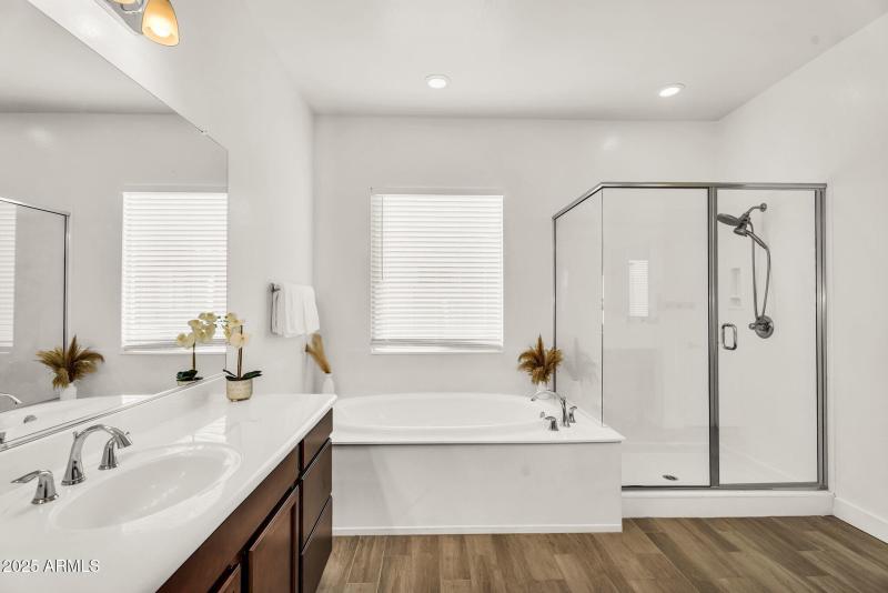 017_27-web-or-mls-25_204