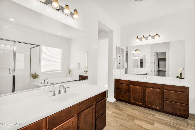 018_28-web-or-mls-26_935