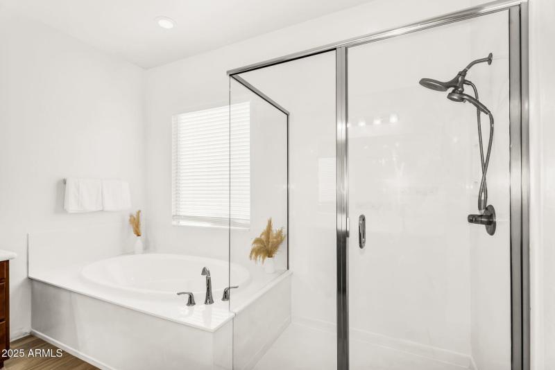 019_29-web-or-mls-27_811