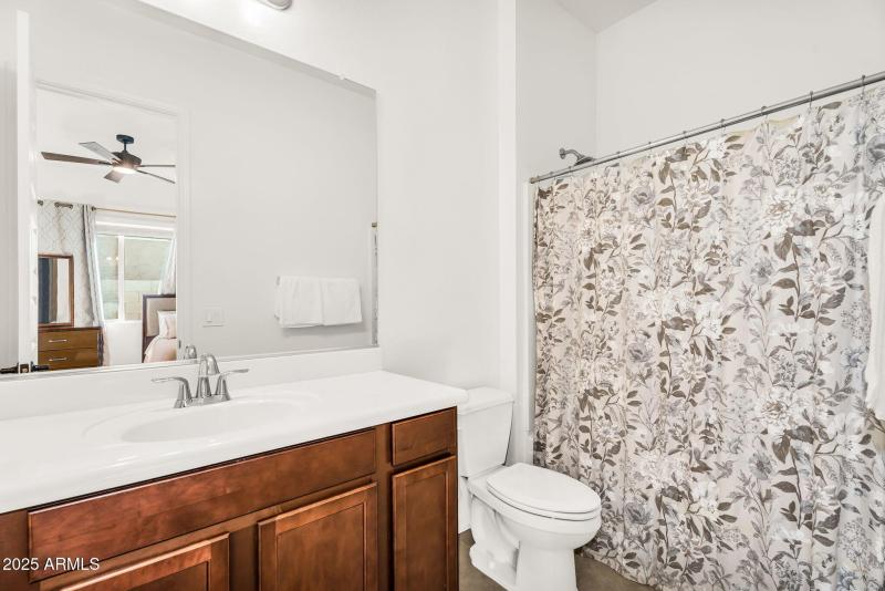 021_39-web-or-mls-37_580