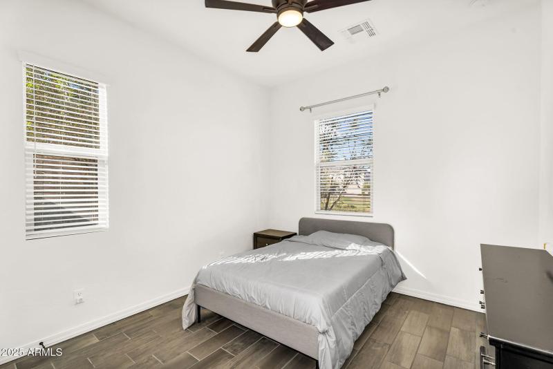 022_35-web-or-mls-31_585