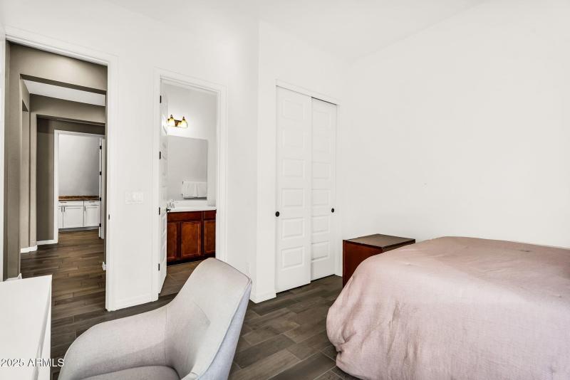 029_37-web-or-mls-34_50