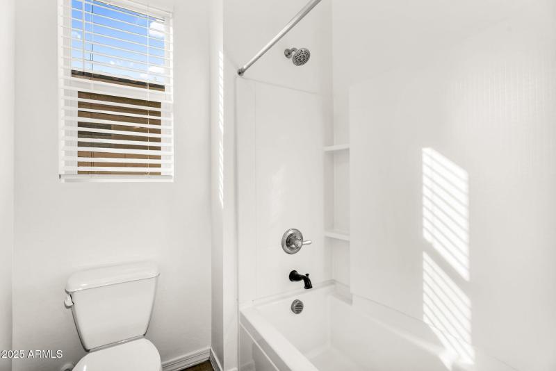 031_41-web-or-mls-36_450