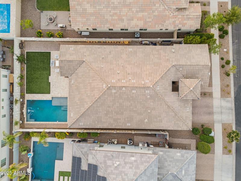 055_77-web-or-mls-dji_20250519201911_054