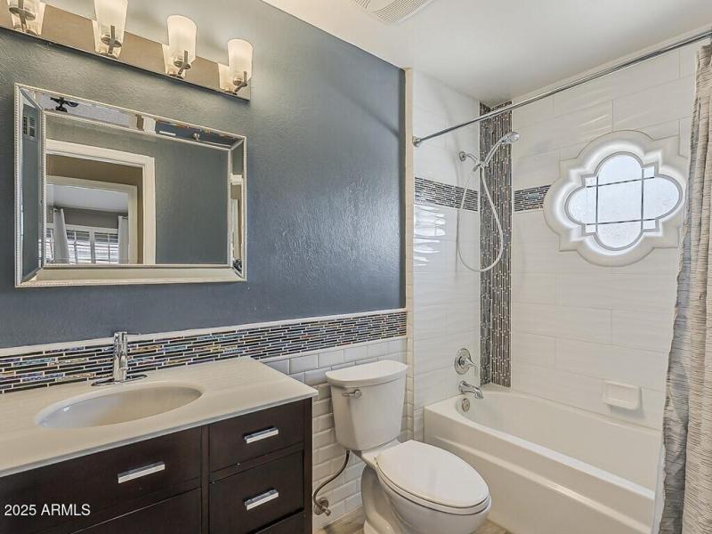 039_Upstaifs Bathroom