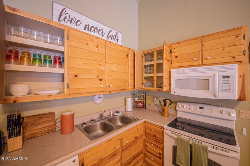 Fully Stocked Kitchen